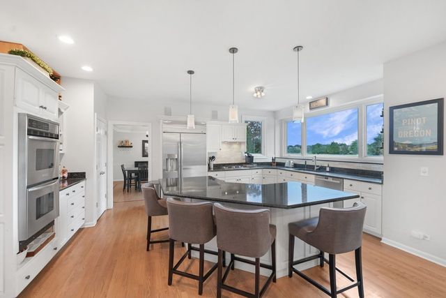 1564 White Eagle Drive, Naperville, IL 60564