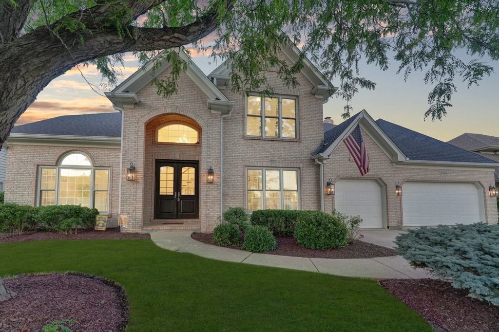 1564 White Eagle Drive, Naperville, IL 60564