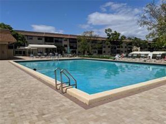 4930 E Sabal Palm Boulevard 402, Tamarac, FL 33319