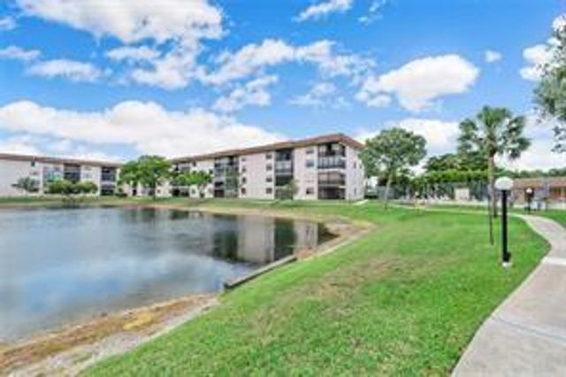 4930 E Sabal Palm Boulevard 402, Tamarac, FL 33319