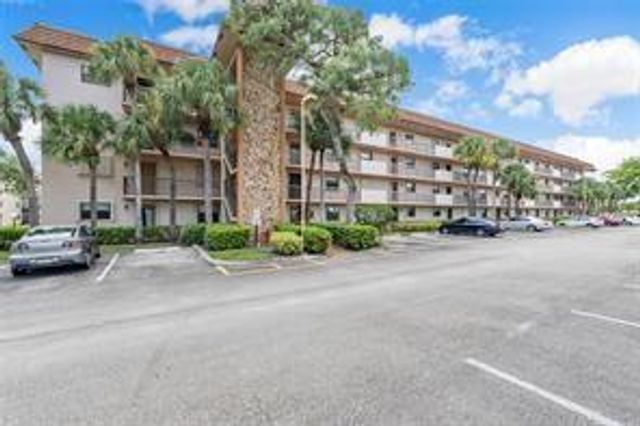 4930 E Sabal Palm Boulevard 402, Tamarac, FL 33319