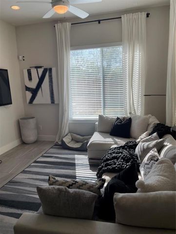 5204 Hershe Street B, Houston, TX 77020