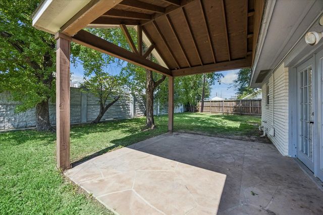 1327 Guese Road, Houston, TX 77008