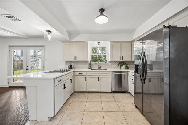 1327 Guese Road, Houston, TX 77008