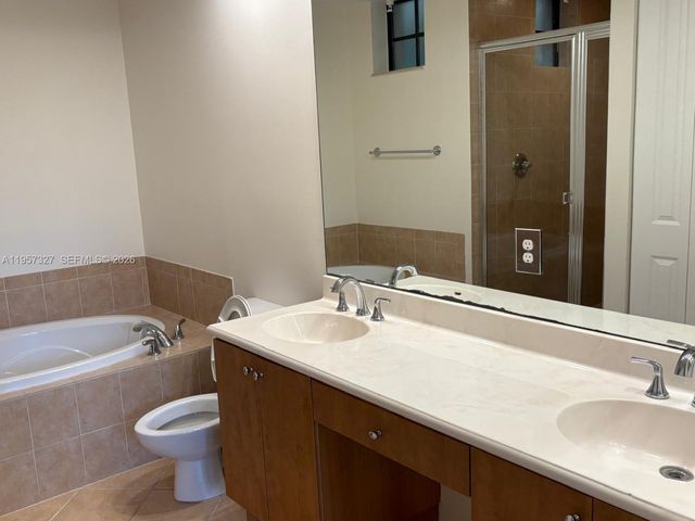 2900 NW 125th Ave 3-210, Sunrise, FL 33323