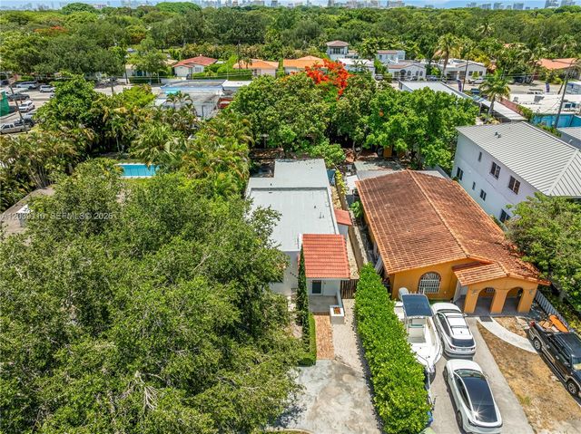 2209 SW 57th Ct, Miami, FL 33155