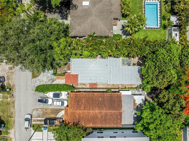 2209 SW 57th Ct, Miami, FL 33155