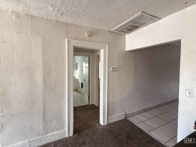 202 E Moneta Avenue, Bakersfield, CA 93308