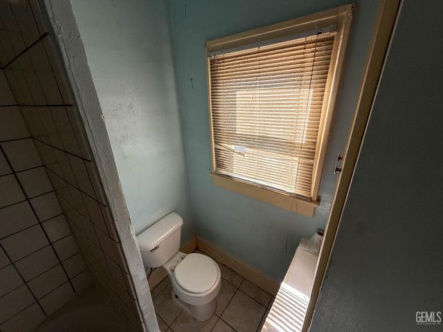 202 E Moneta Avenue, Bakersfield, CA 93308