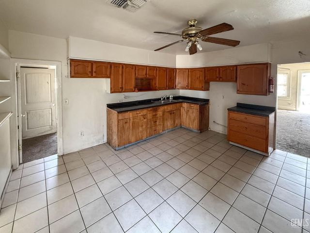 202 E Moneta Avenue, Bakersfield, CA 93308