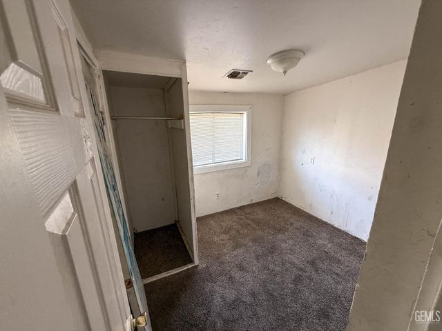 202 E Moneta Avenue, Bakersfield, CA 93308