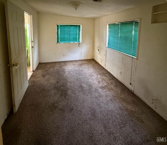 202 E Moneta Avenue, Bakersfield, CA 93308
