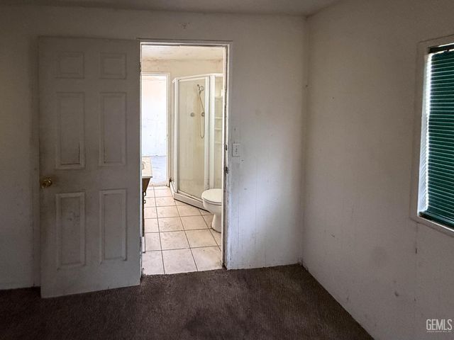 202 E Moneta Avenue, Bakersfield, CA 93308