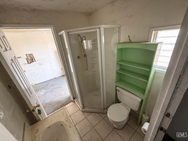 202 E Moneta Avenue, Bakersfield, CA 93308