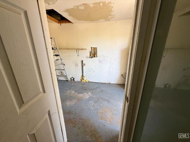 202 E Moneta Avenue, Bakersfield, CA 93308