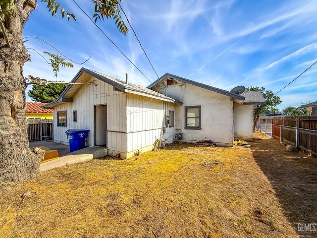 202 E Moneta Avenue, Bakersfield, CA 93308