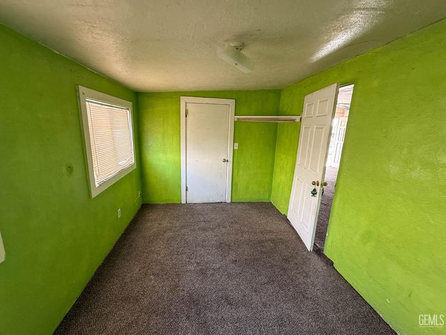 202 E Moneta Avenue, Bakersfield, CA 93308