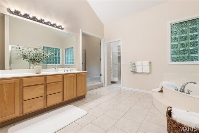 533 Rooster Ridge Court, Defiance, MO 63341