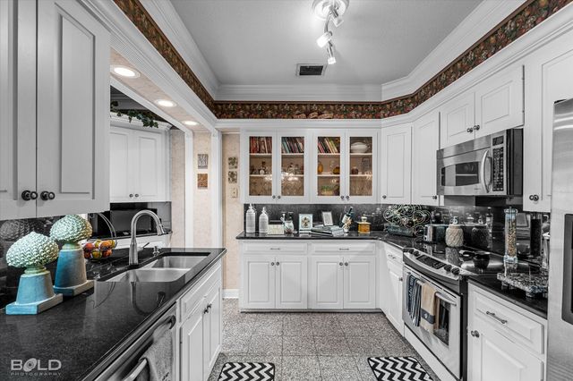 2013 E Kings Highway, Shreveport, LA 71105