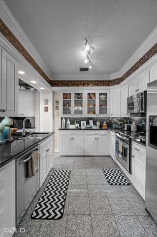 2013 E Kings Highway, Shreveport, LA 71105