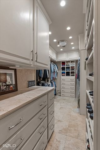 2013 E Kings Highway, Shreveport, LA 71105