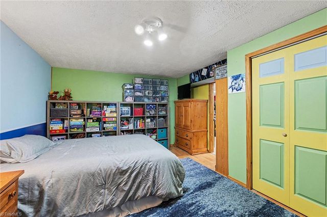 1532 Creek Bed Road, Kernersville, NC 27284