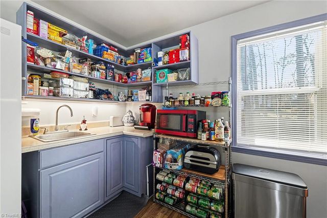 1532 Creek Bed Road, Kernersville, NC 27284