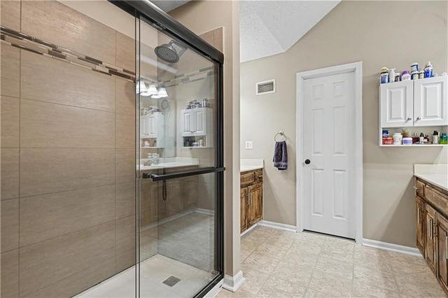 25000 Pflumm Road, Louisburg, KS 66053