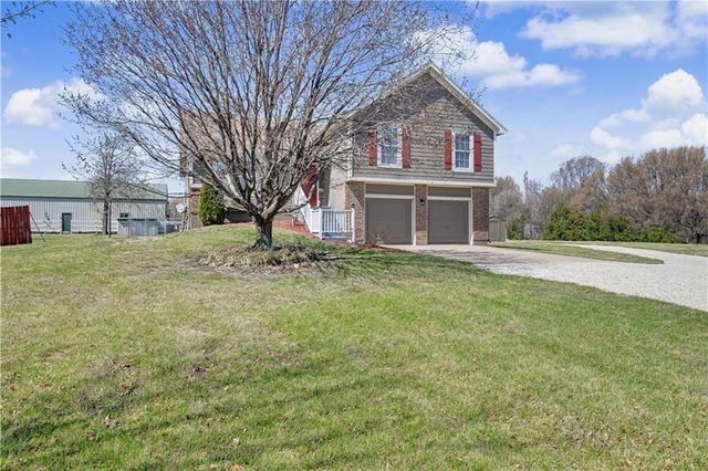 25000 Pflumm Road, Louisburg, KS 66053