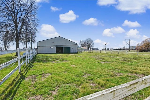 25000 Pflumm Road, Louisburg, KS 66053