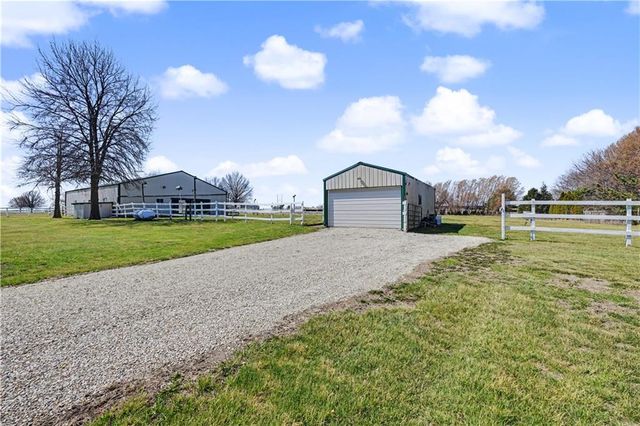25000 Pflumm Road, Louisburg, KS 66053
