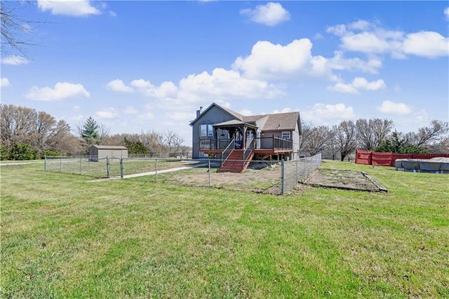 25000 Pflumm Road, Louisburg, KS 66053