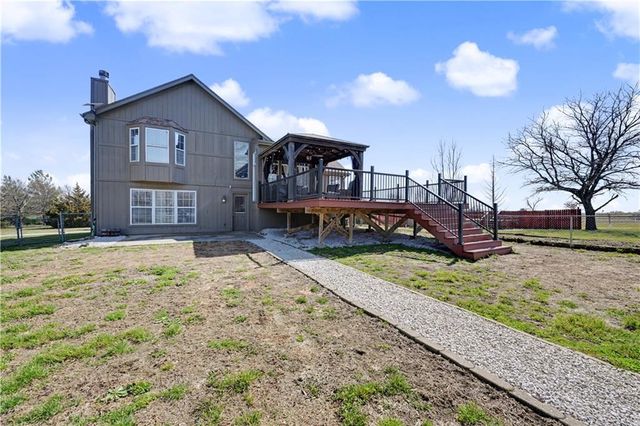 25000 Pflumm Road, Louisburg, KS 66053