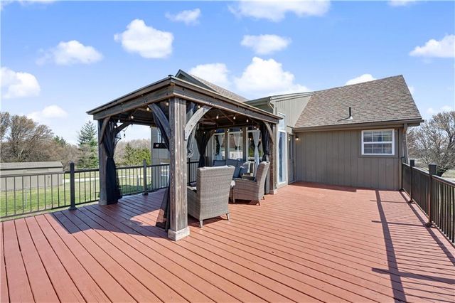 25000 Pflumm Road, Louisburg, KS 66053