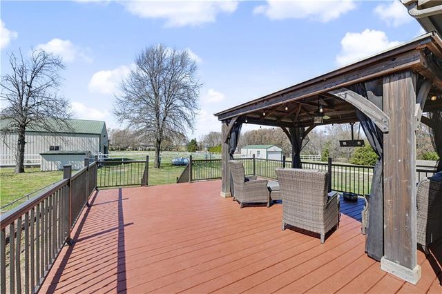 25000 Pflumm Road, Louisburg, KS 66053