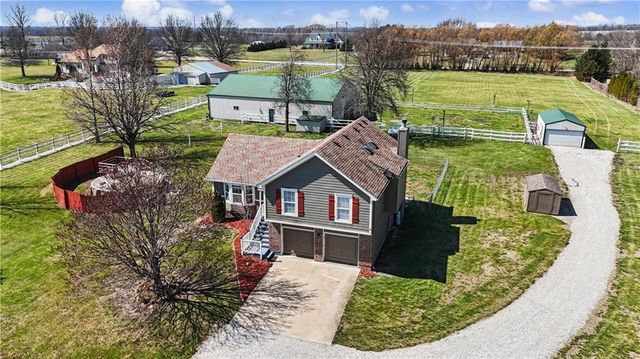 25000 Pflumm Road, Louisburg, KS 66053