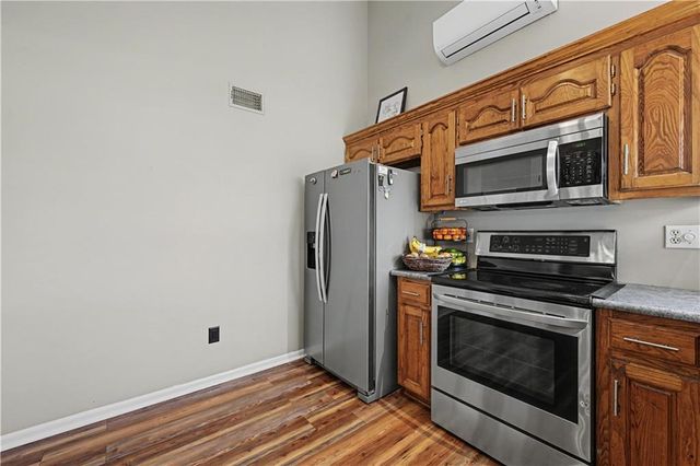 25000 Pflumm Road, Louisburg, KS 66053