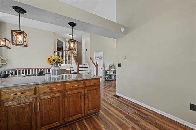 25000 Pflumm Road, Louisburg, KS 66053