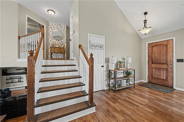 25000 Pflumm Road, Louisburg, KS 66053