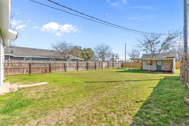 1231 W Bishop Street, Weatherford, TX 76086