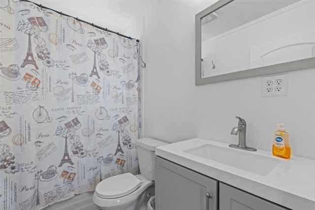 1231 W Bishop Street, Weatherford, TX 76086