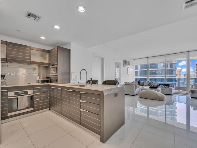 200 Biscayne Boulevard Way 3603, Miami, FL 33131