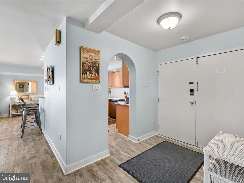 527 N BOARDWALK #202, Rehoboth Beach, DE 19971
