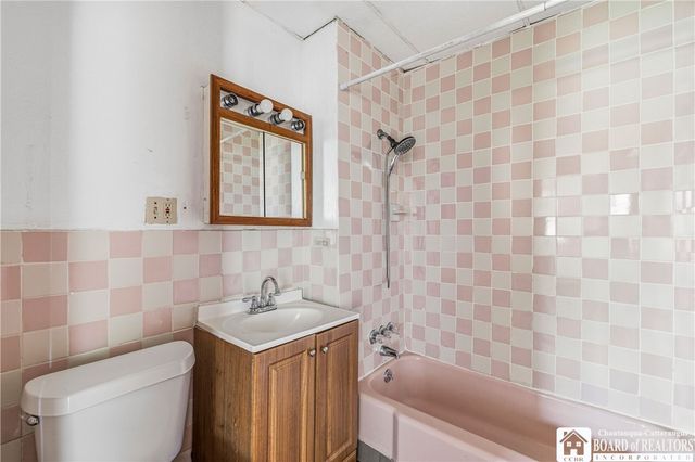 123 Courtland Avenue, Buffalo, NY 14215