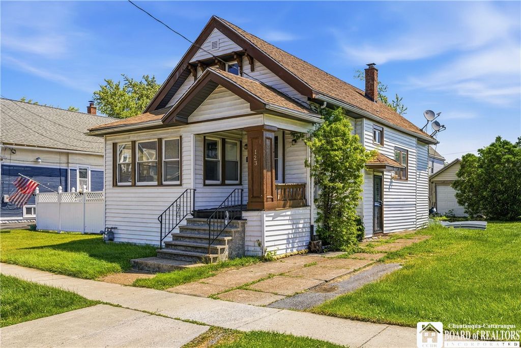123 Courtland Avenue, Buffalo, NY 14215