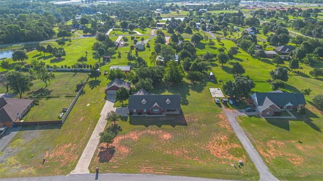 506 Summer Creek Road, Blanchard, OK 73010
