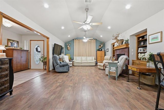 506 Summer Creek Road, Blanchard, OK 73010