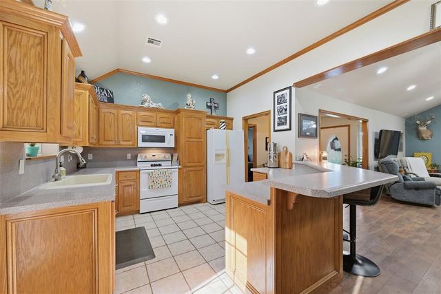 506 Summer Creek Road, Blanchard, OK 73010