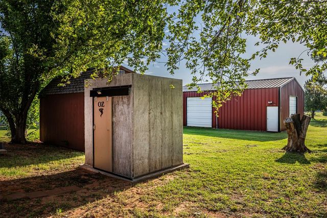 506 Summer Creek Road, Blanchard, OK 73010