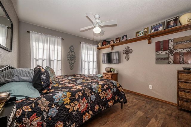 506 Summer Creek Road, Blanchard, OK 73010